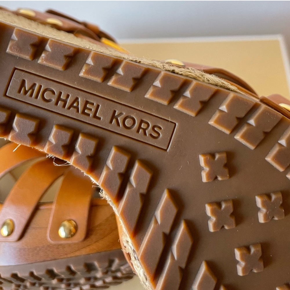 Michael Kors Somerly wedge in peanut. - Picture 8 of 11